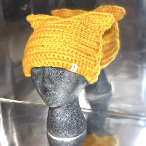 Daibrieell Golden Cat 
Beanie